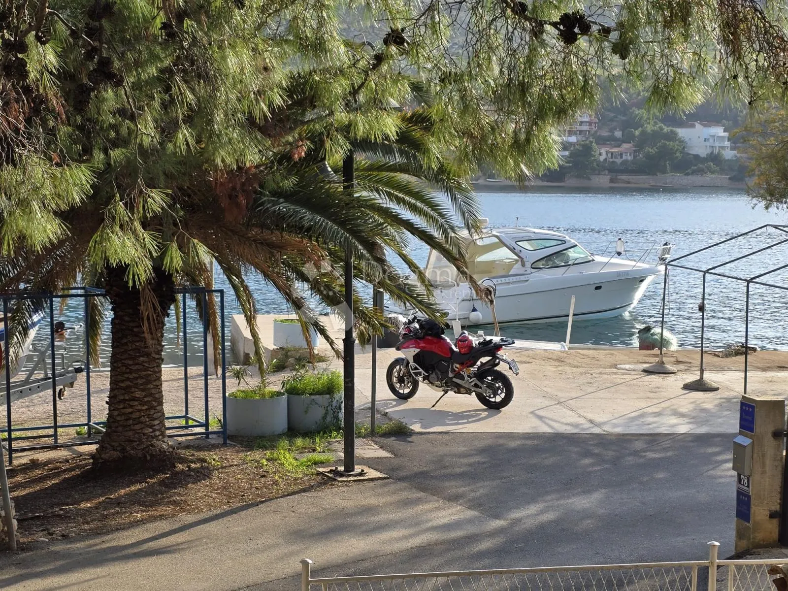 grebaštica- kuća na jedinstvenoj lokaciji prvi red do mora - slika 22