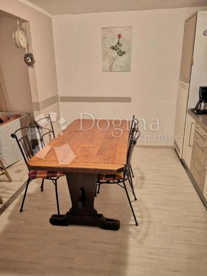 prostrani apartman 79.36m² u centru crikvenice! - slika 3