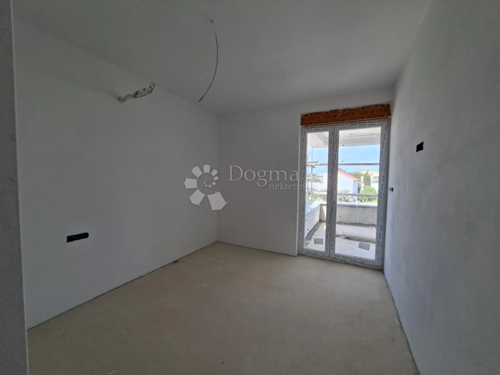 dvoetažni apartman sa bazenom - slika 16