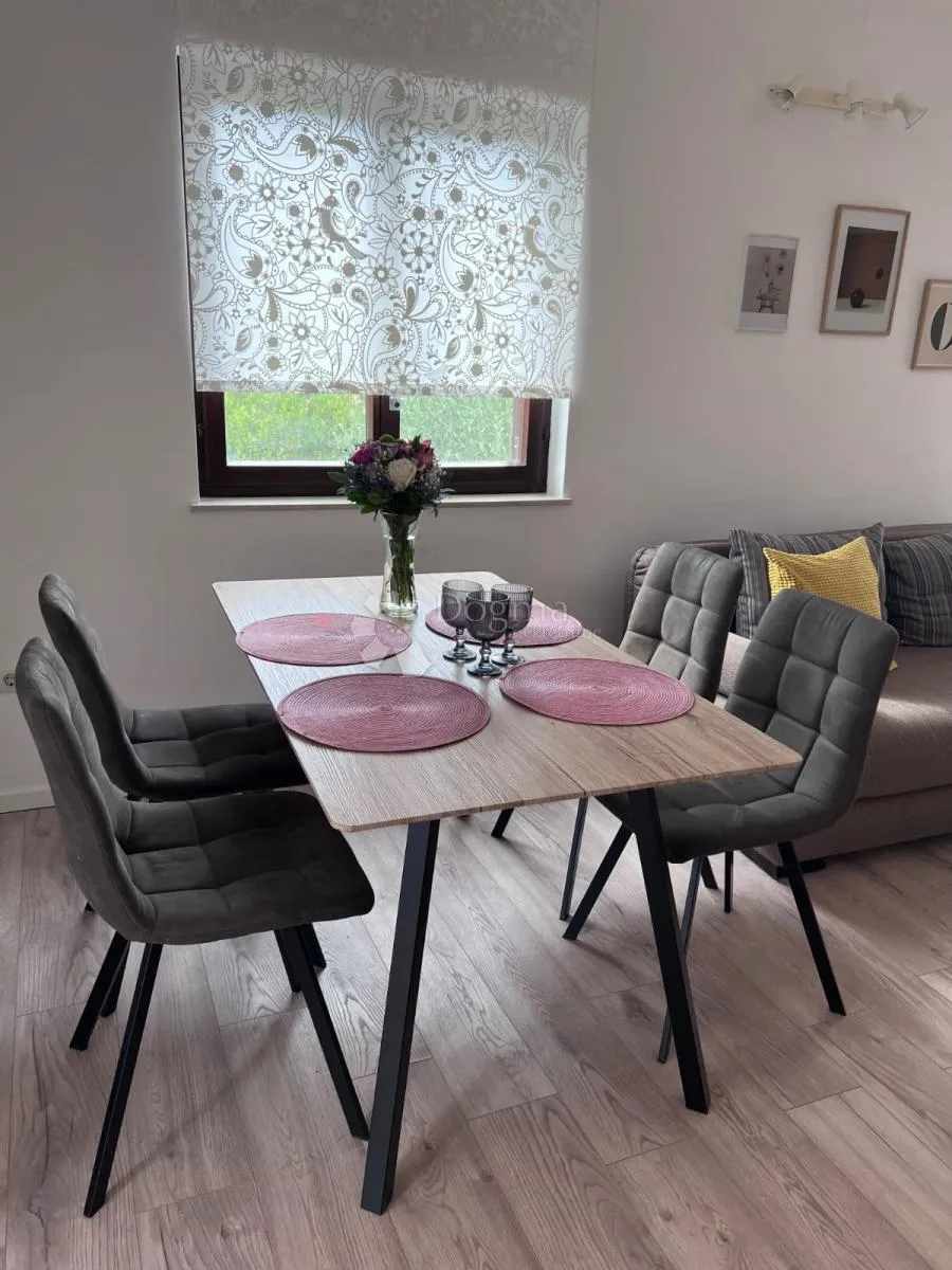 apartmanska kuća u vrsima - slika 11
