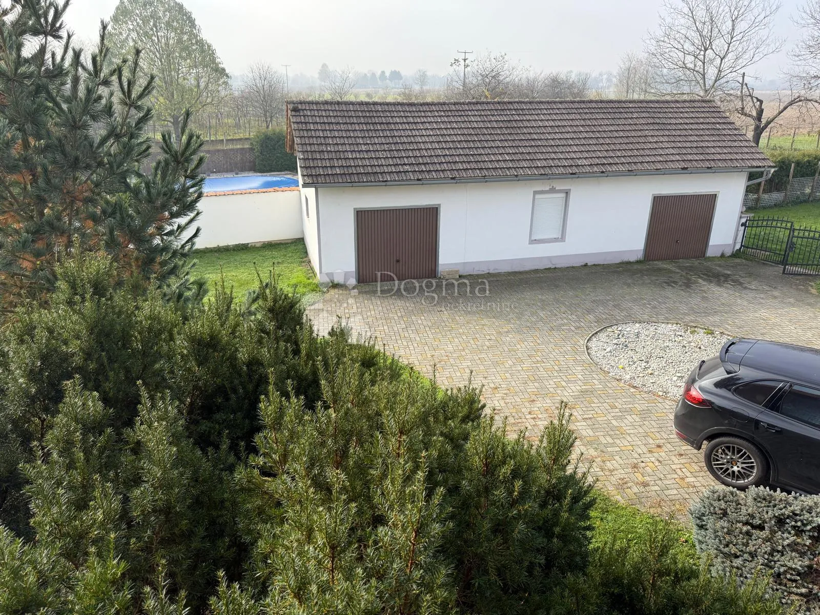 prostrana obiteljska kuća s velikom okućnicom blizu sračinca - slika 22