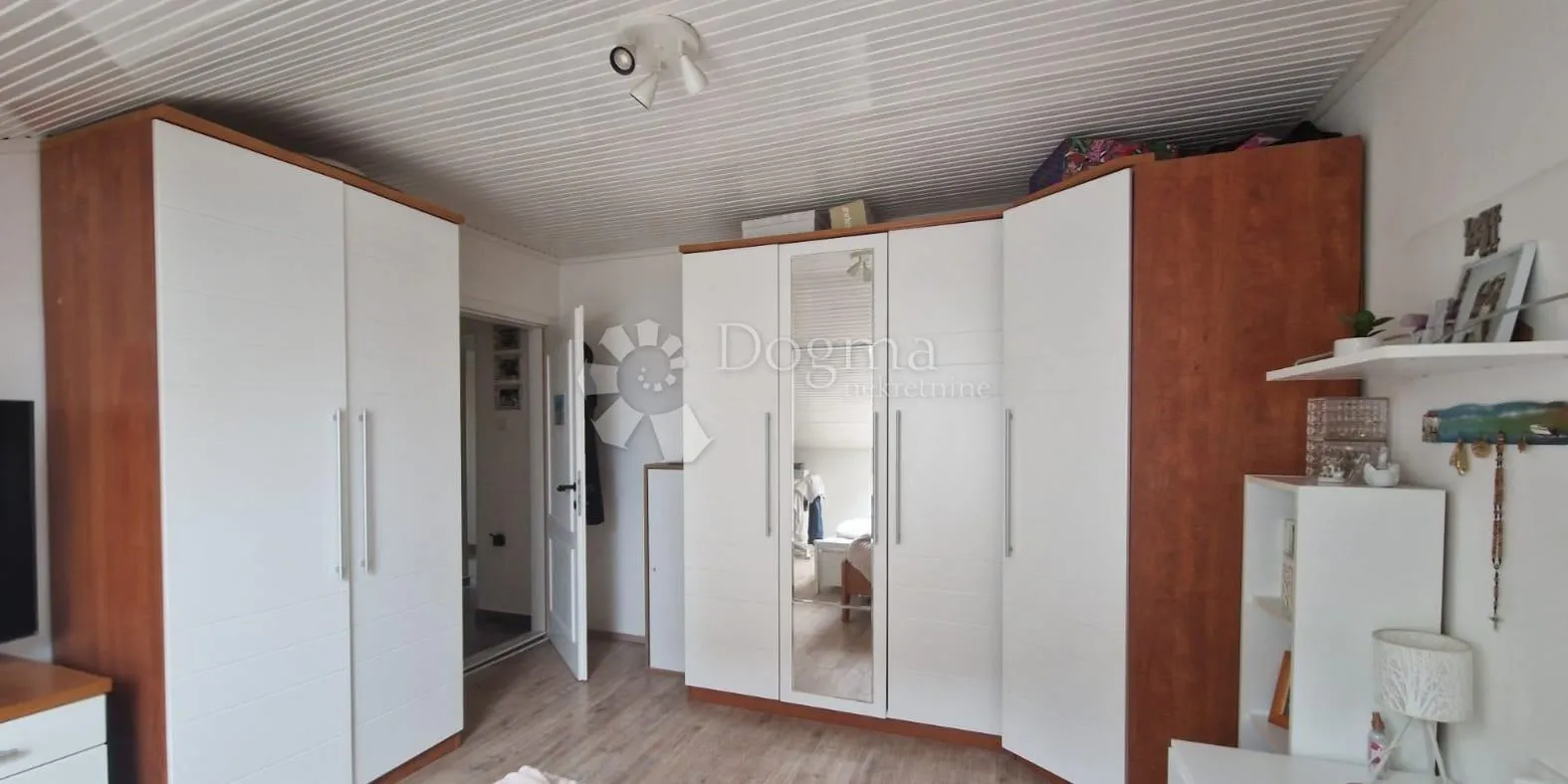 stan belveder 83m2 (u naravi 100m2), rijetkost u ponudi - prilika! - slika 9