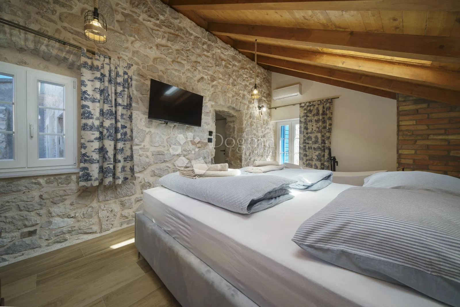 tribunj - prekrasna kamena villa sa bazenom - slika 35