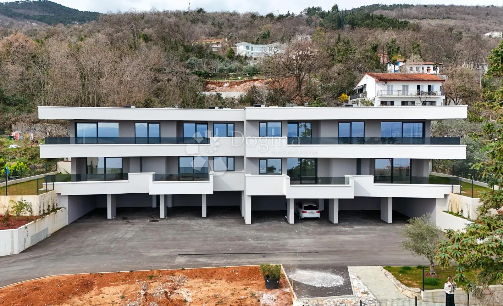 5★ lovran – 335 m² ukupno! stan 124 m² + natkrivena terasa 49 m² + vrt i parking 162 m² – 3 sobe, db, 3 kupaone, wc, spremište - slika 9