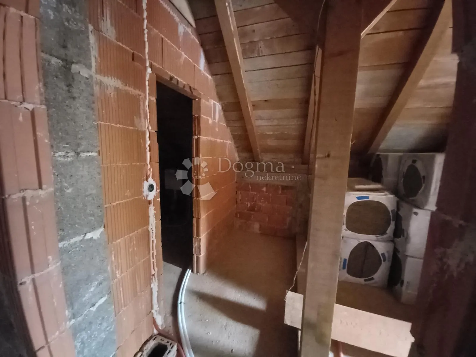 gorski kotar, stari laz, kuća u adaptaciji - slika 13