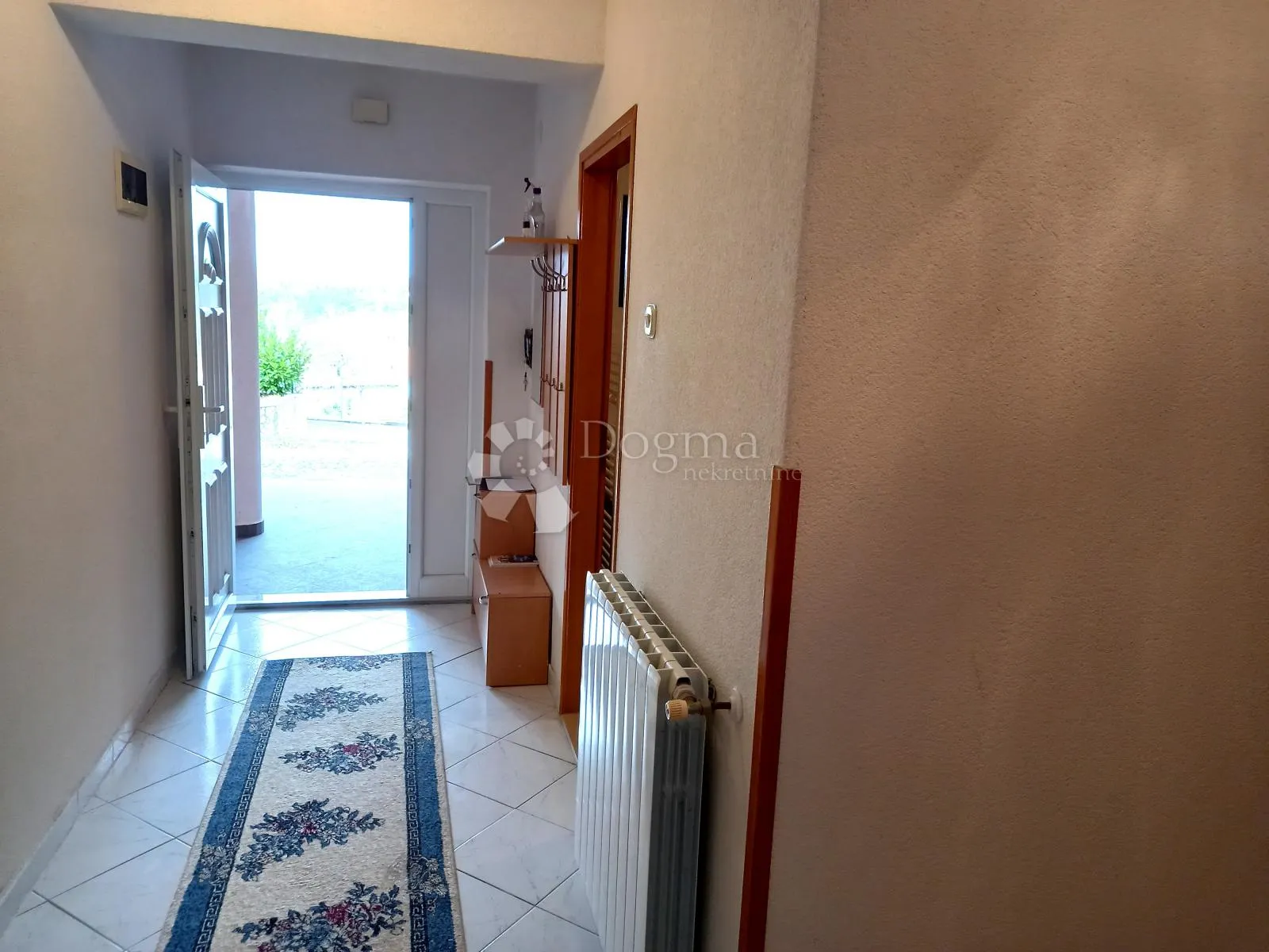 labin, etaža sa tri stambene jedinice - slika 33