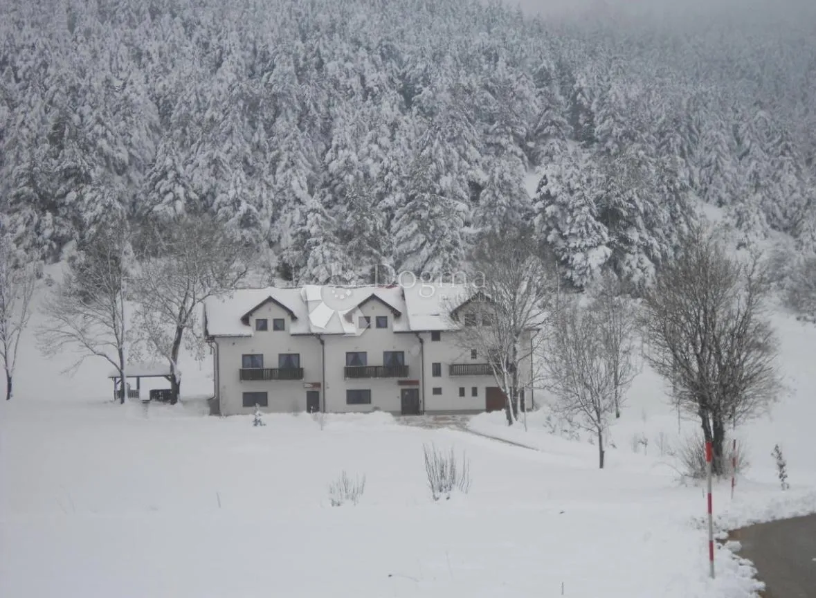 resort u srcu like nadomak plitvica - uhodan posao !!! - slika 6