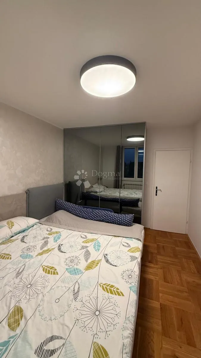 moderan renoviran stan - 5 minuta do mora! - slika 16