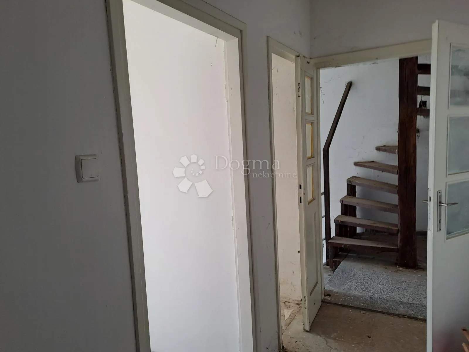 sisak - uredna dokumentacija, za adaptaciju, odlična lokacija - slika 9