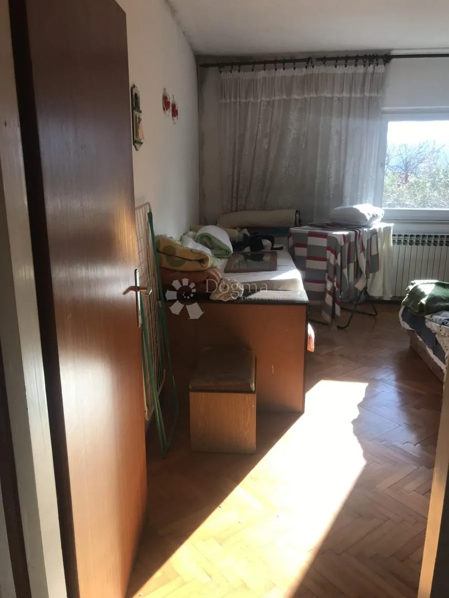 kuća s velikom garažom trinajstići - slika 23