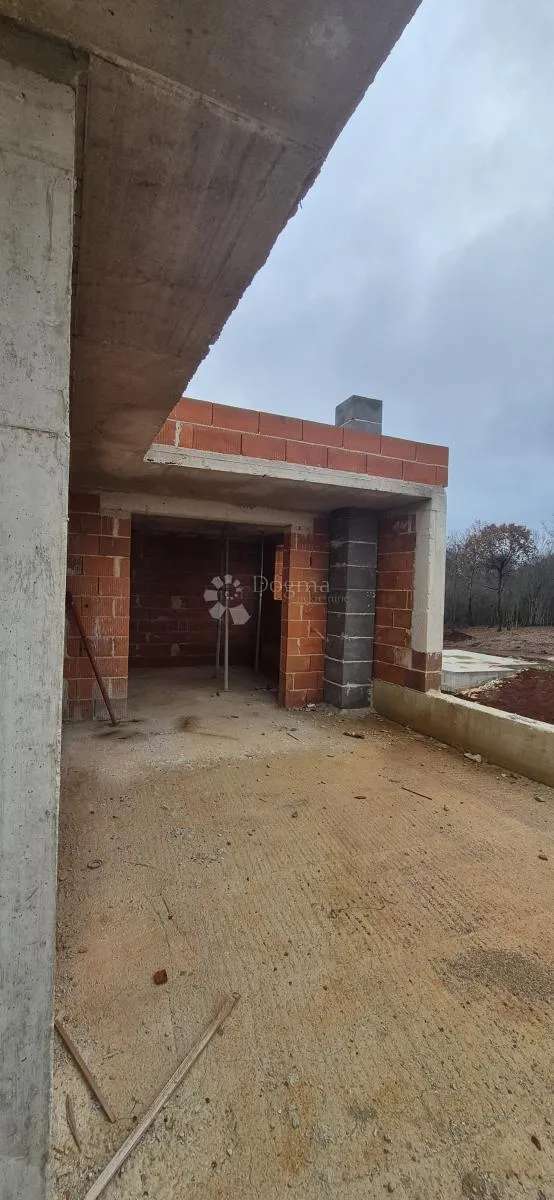 kuća s bazenom u roch bau fazi nedaleko barbana - slika 46