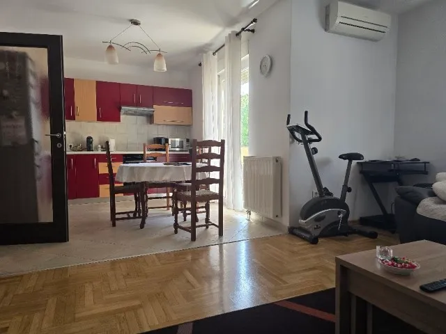 prodaje se 2s+db stan -viškovo(blizina centra) - slika 2