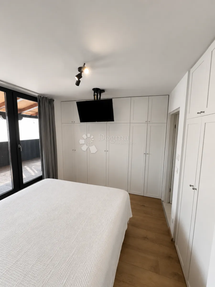 sunčan stan s prekrasnom lođom - 49.10 + 30 m2 - slika 11