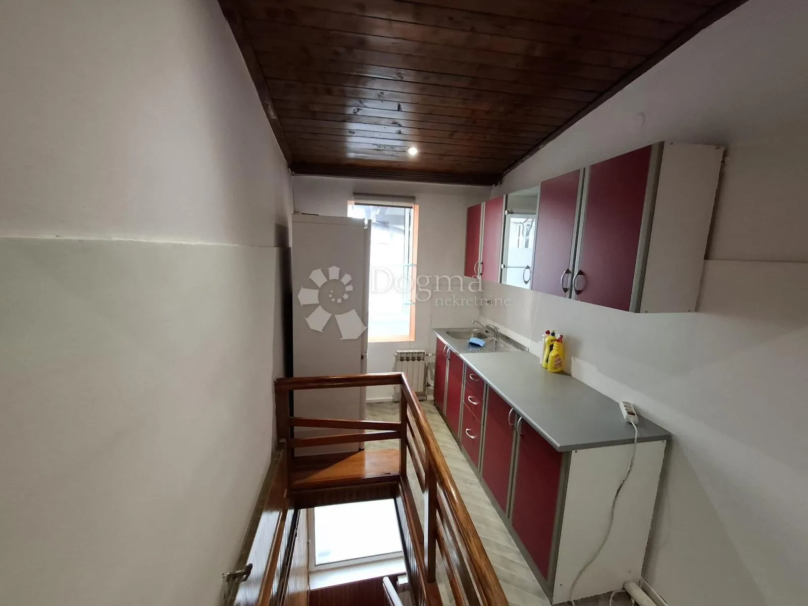 stambeno-poslovna zgrada trnje, 421 m², parking - slika 10