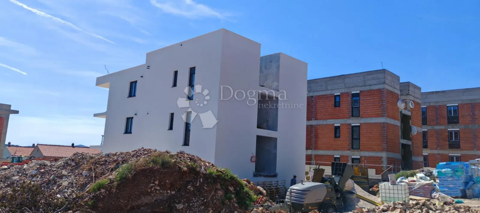 apartman na čiovu, novogradnja - slika 2