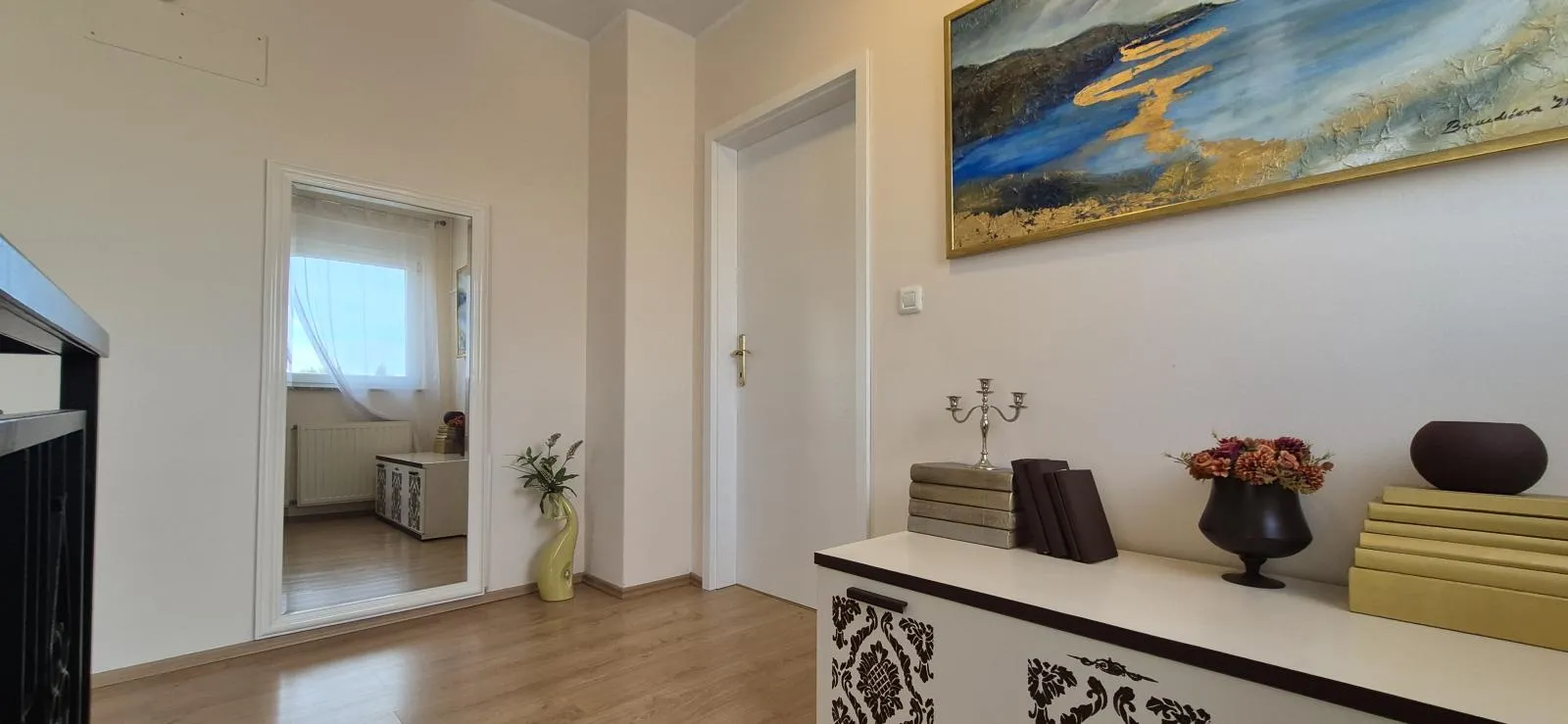 kuća sa 2 stana i bazenom - slika 52
