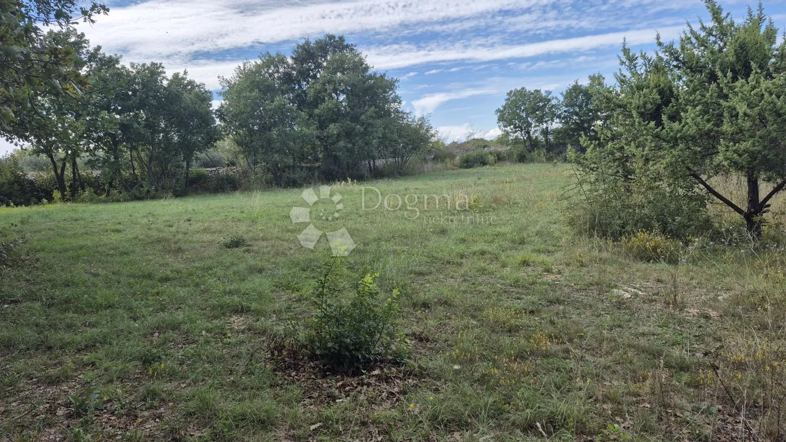 poljoprivredno zemljište sa kažunom površine 3550 m2 - slika 10
