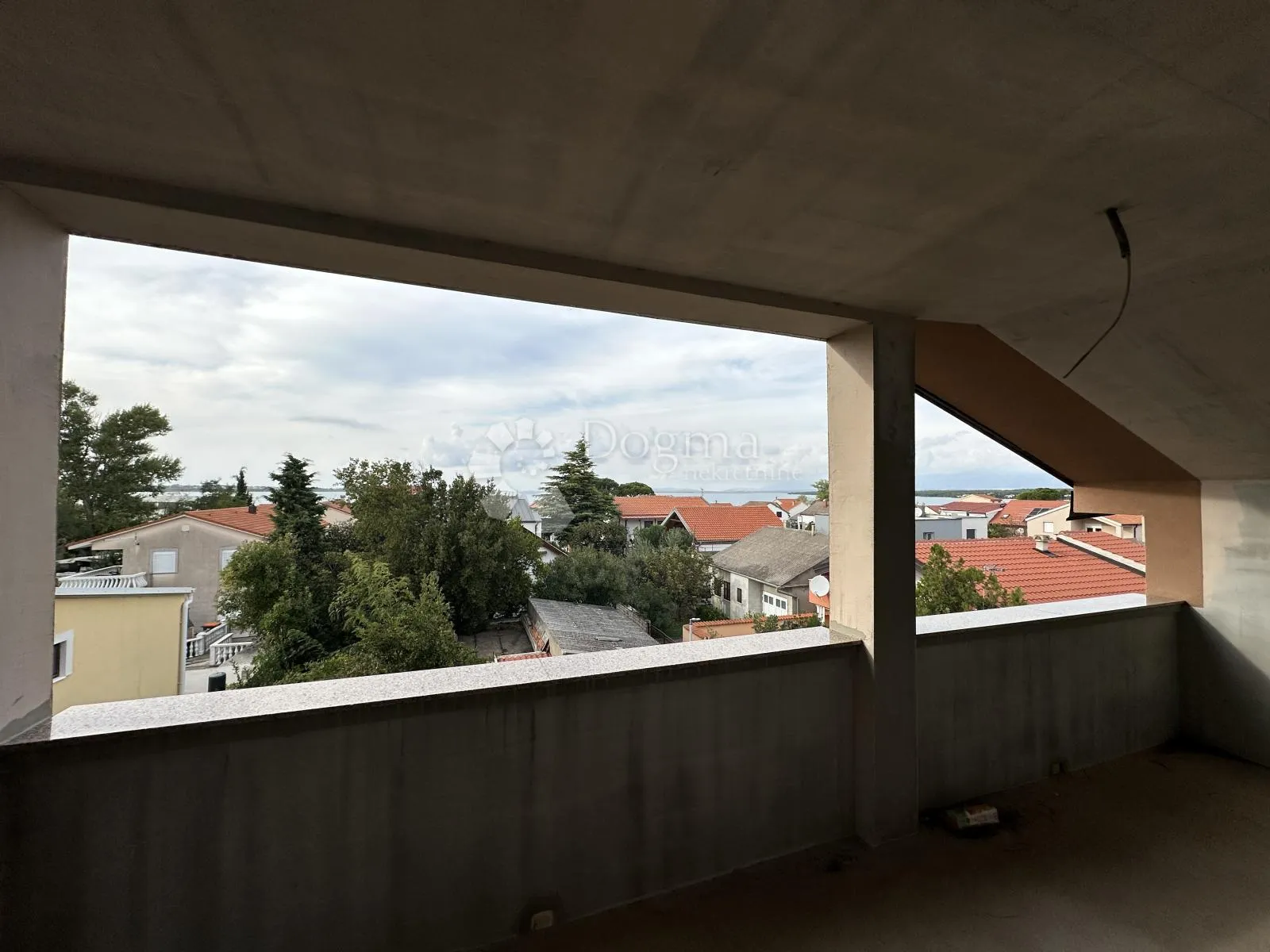 zukve kuća sa 3 apartmana *prilika!!!* - slika 14