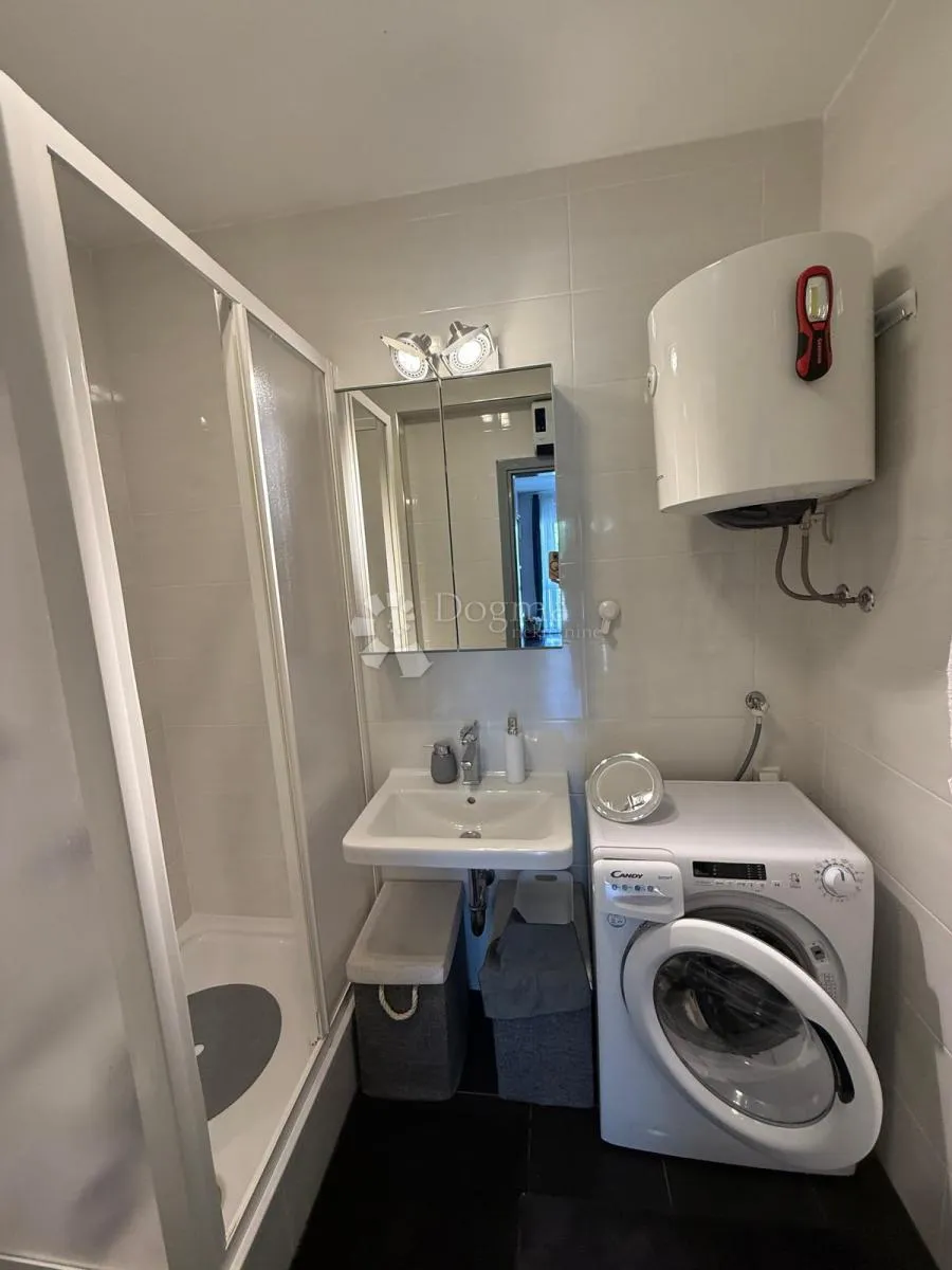 apartman novo velike terase 200 m od mora sniženo - slika 25