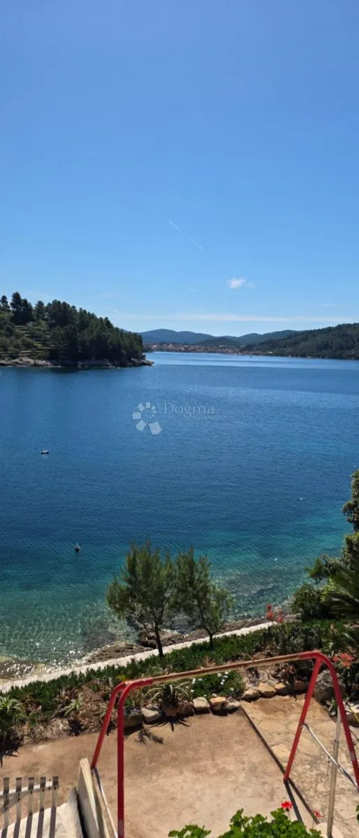 prvi red do mora: samoodrživa apartmanska vila s uhodanim poslovanjem – vela luka, korčula - slika 14