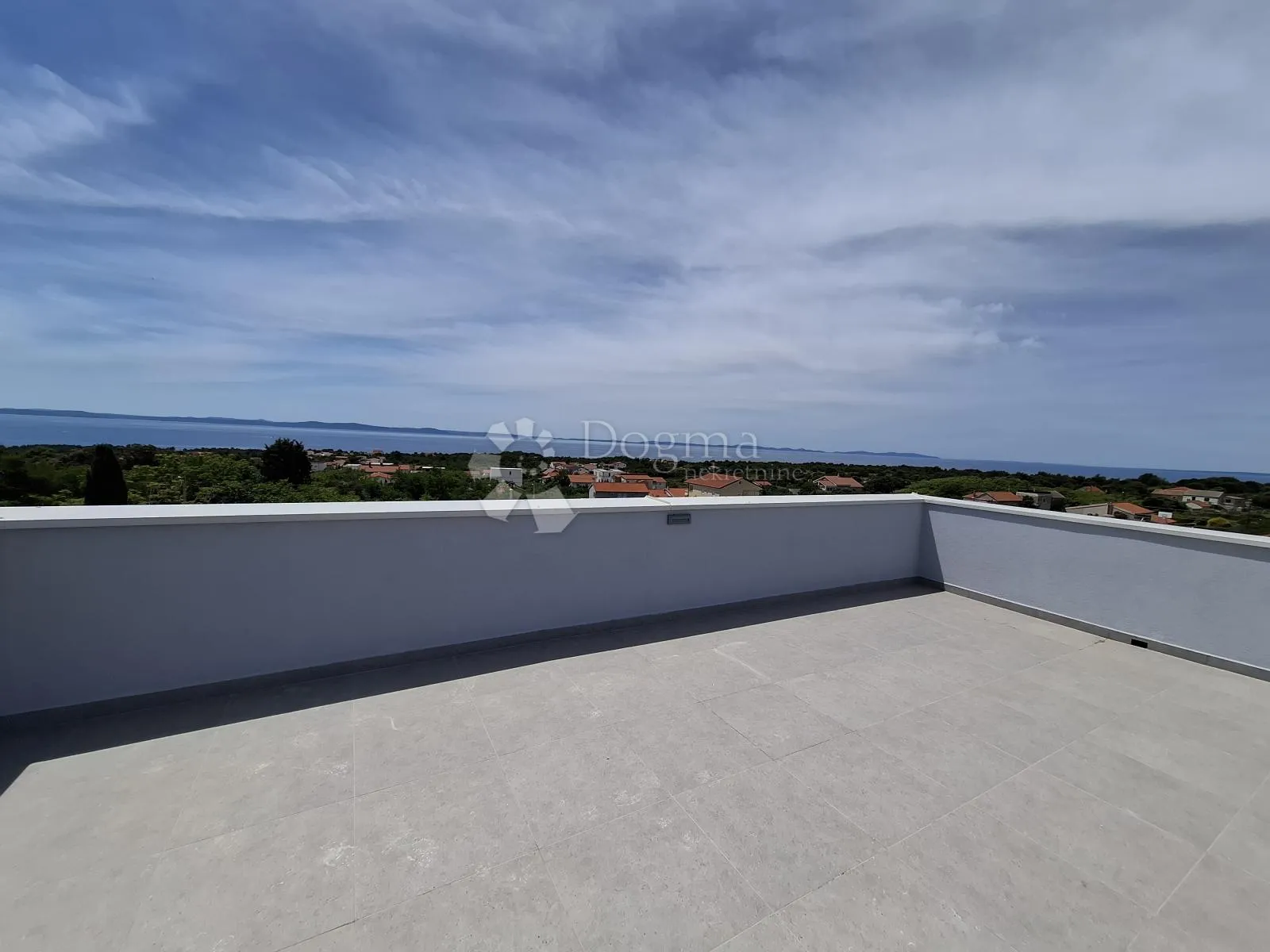 moderna vila sa bazenom - slika 6