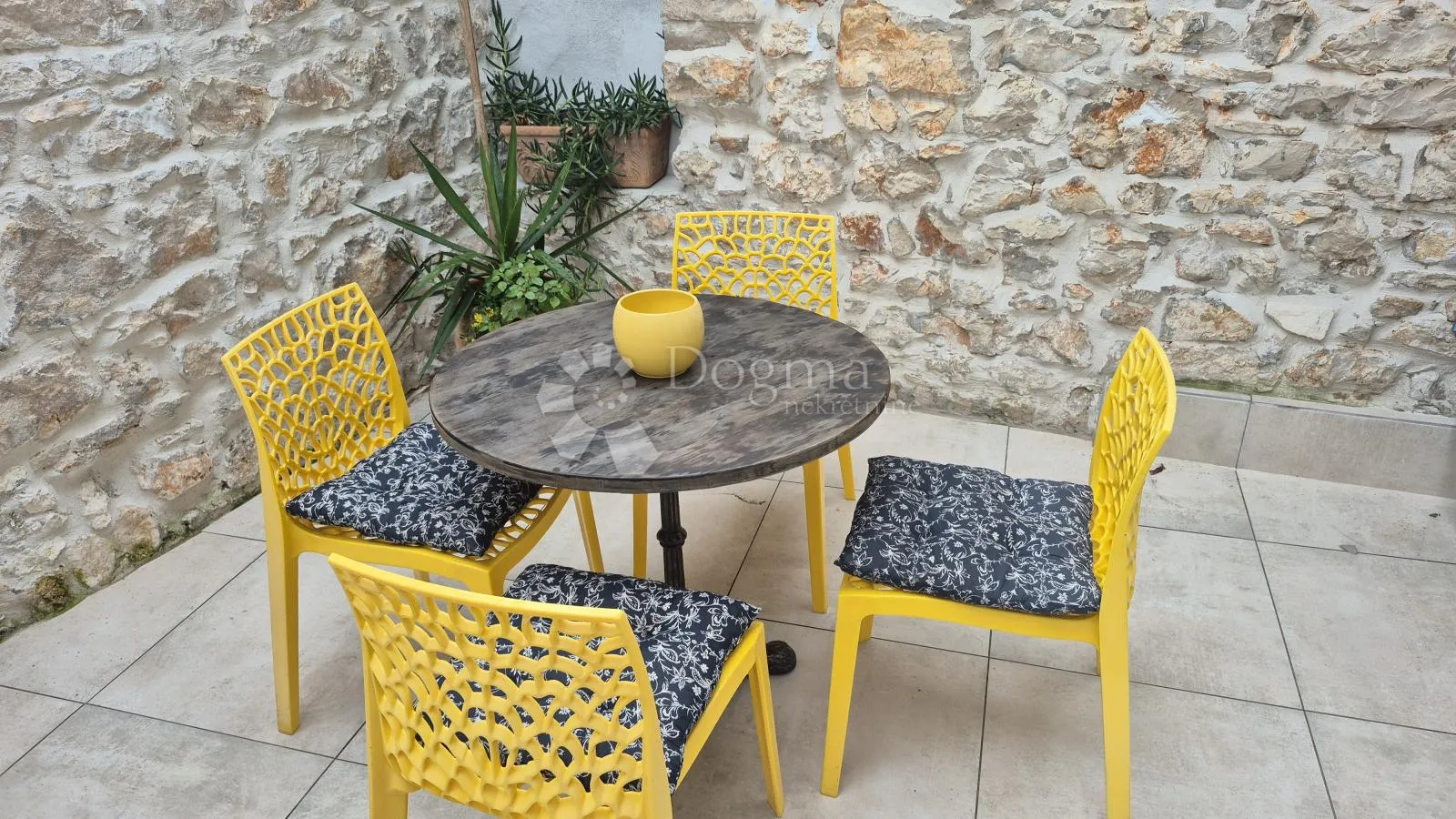 stan blizu ekonomskog fakulteta u puli, površina 79,38 m2 sa uporabnom dozvolom - slika 23
