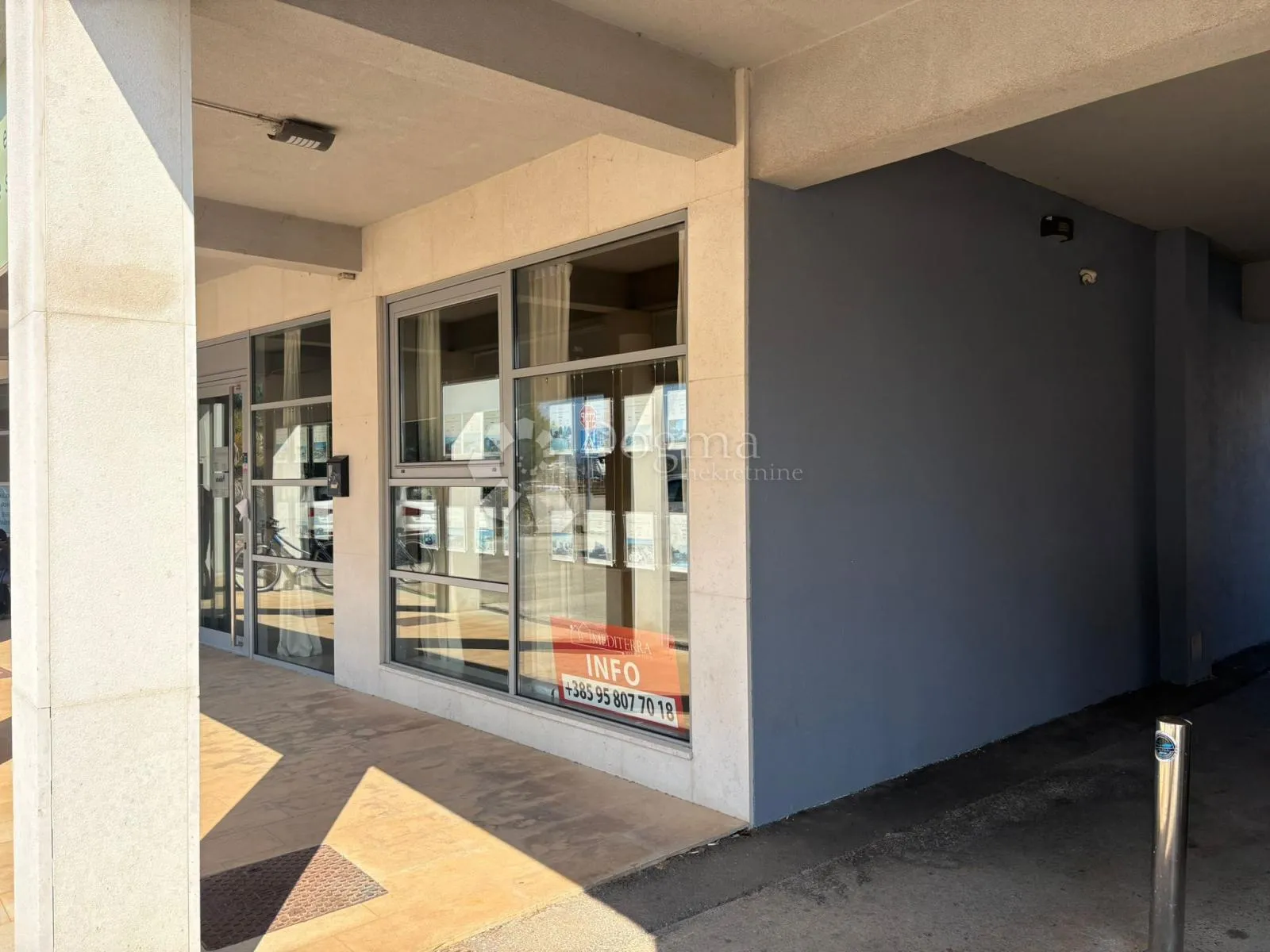atraktivan poslovni prostor novigrad 129 m² sa vlastitim parkingom i mogućnošću prenamjene u stambeni prostor - slika 25