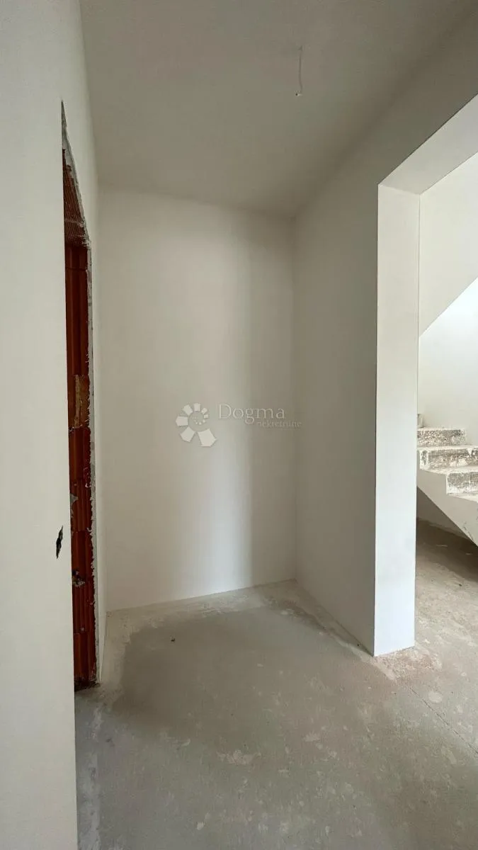 moderna kuća s podnim grijanjem i bazenom, poreč - slika 23
