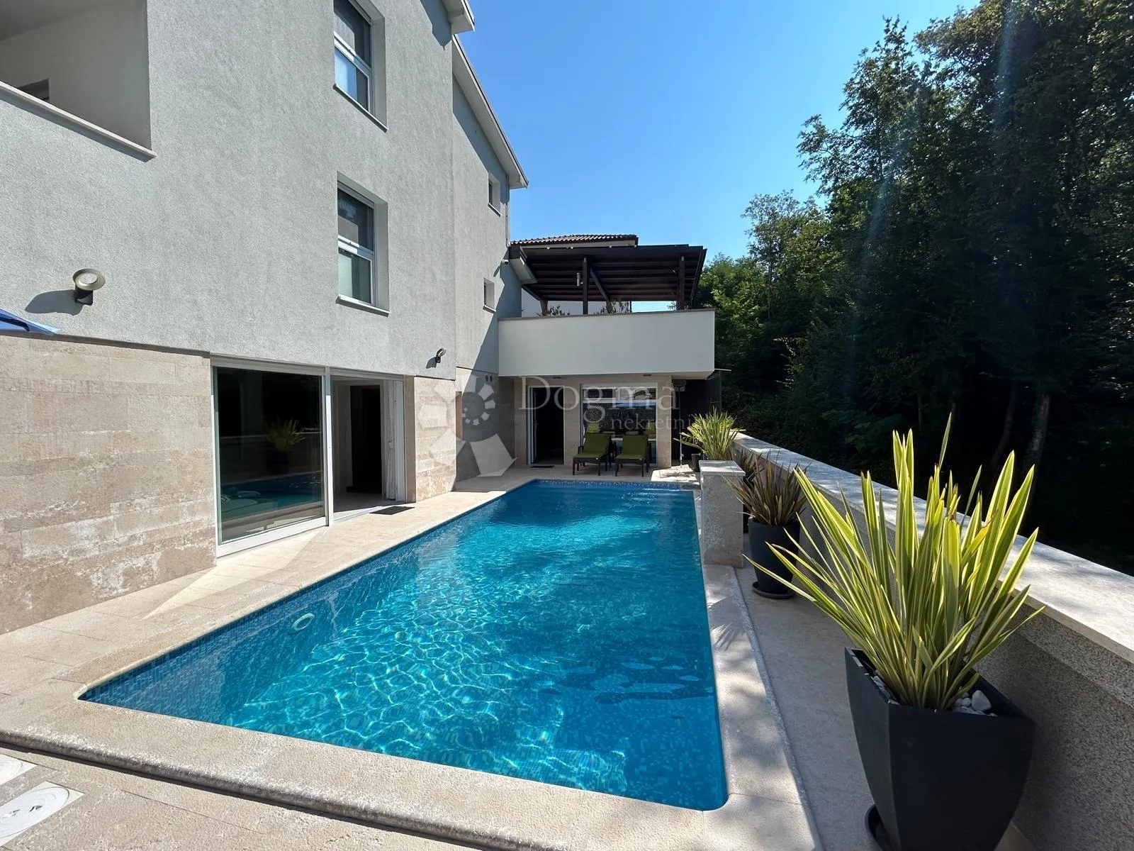 otok krk dobrinj villa s bazenom - slika 1