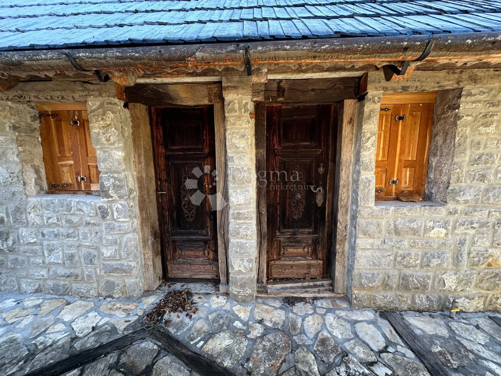 difuzni hotel autohtone kamene kuće 10+1 - slika 46