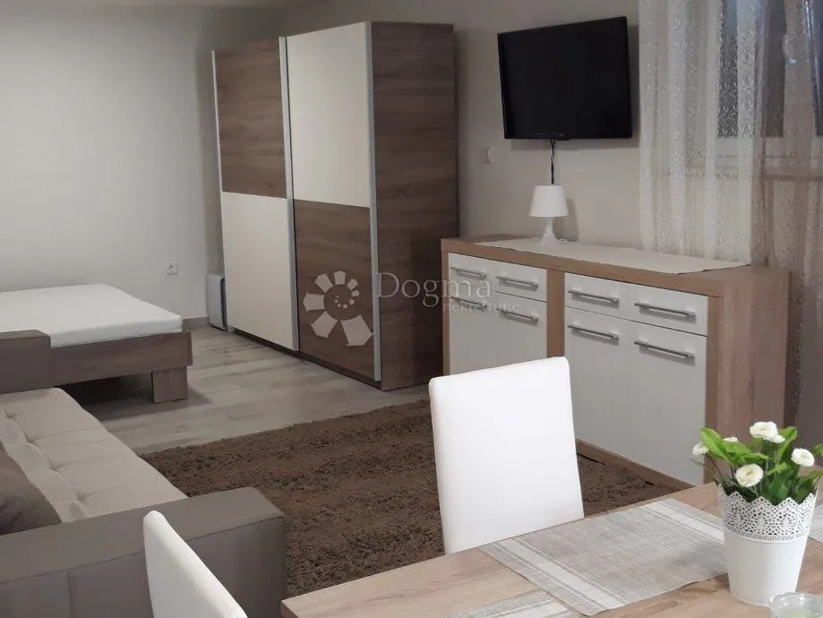 primošten, prekrasan apartman na moru - slika 2