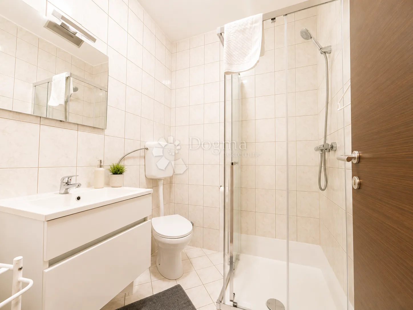 prilika! rovinj - stan 86m2 + terasa + parking - slika 3