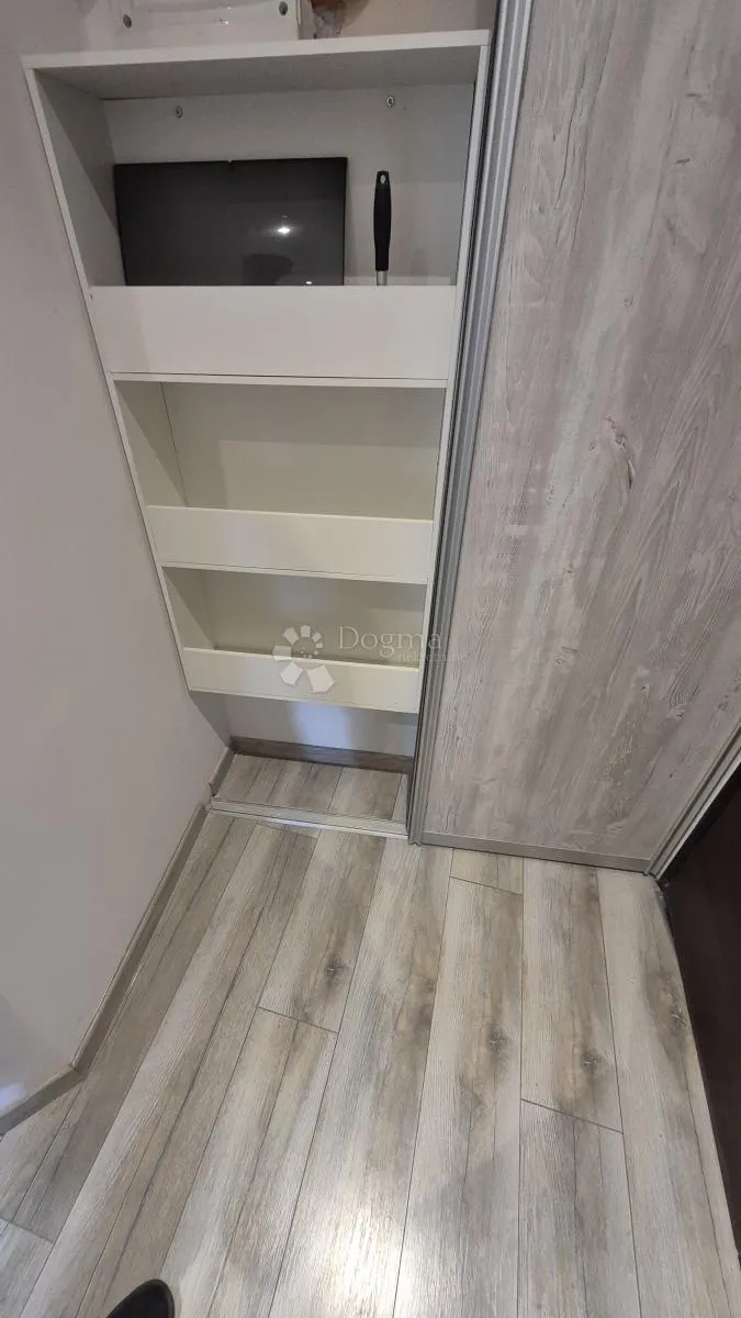 dvosobni stan u centru pule površine 72,83 m2 - slika 19