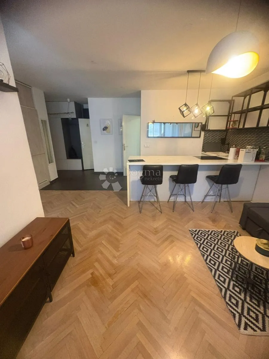 trosobni stan 62m2 sa loggiom divno uređen! - slika 9