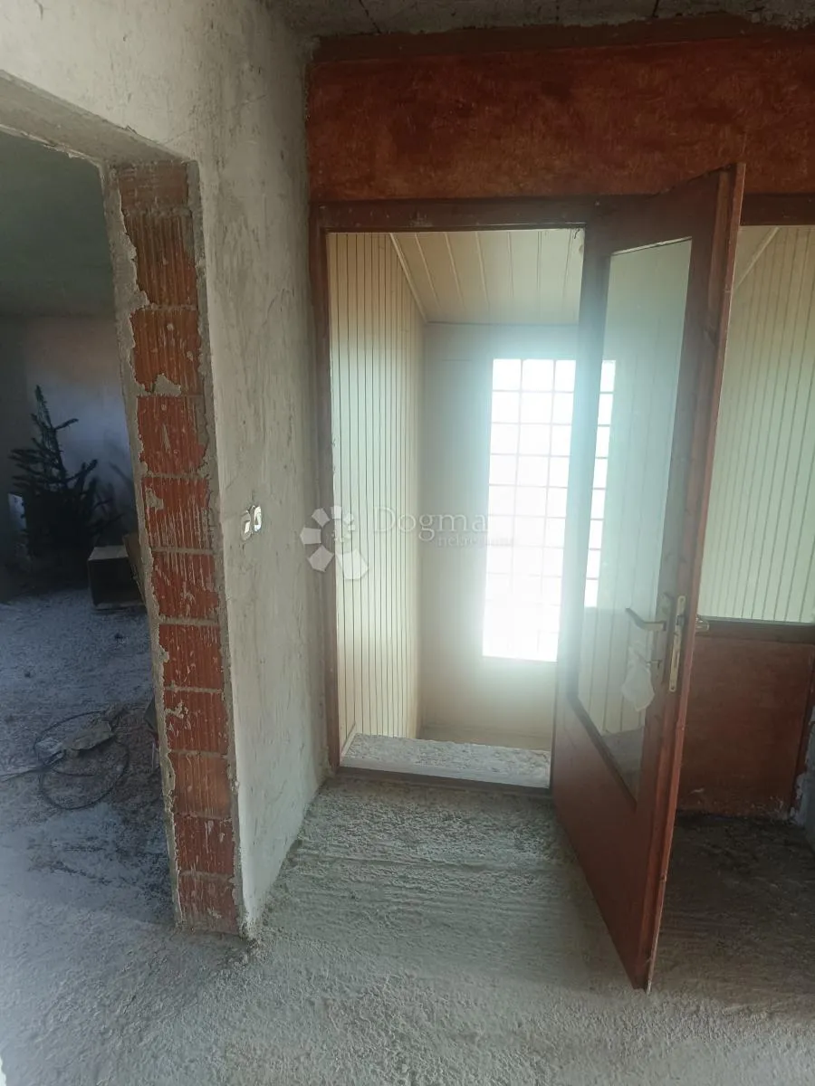 kuća na imanju 1 km od brze ceste - slika 15