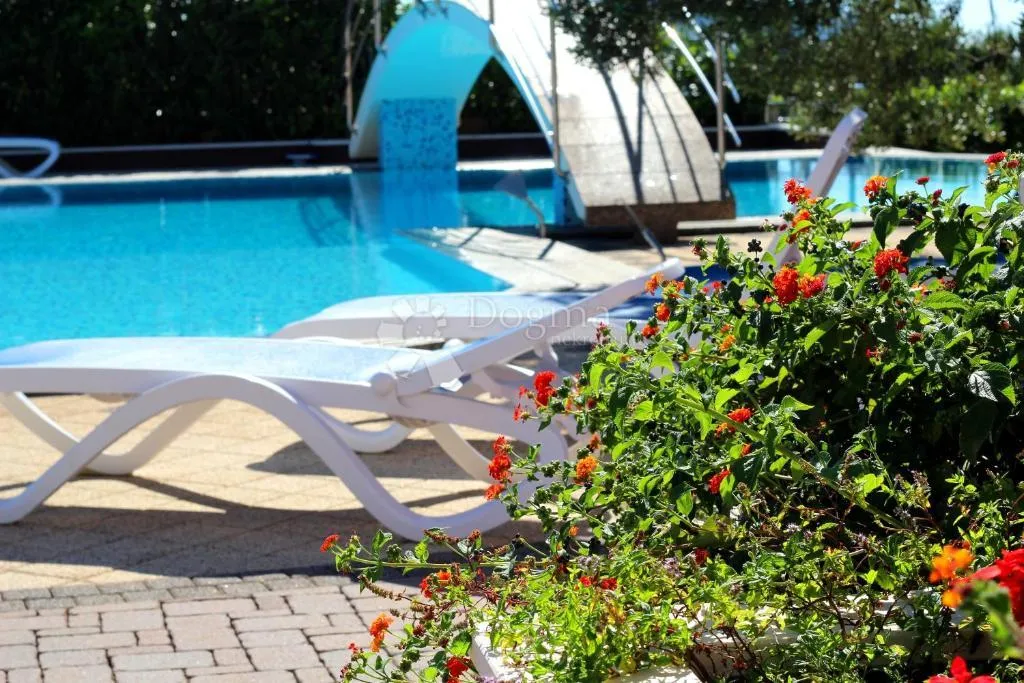 prodaje se – vila s neprocjenjivim pogledom na more, otoke i primošten - slika 30
