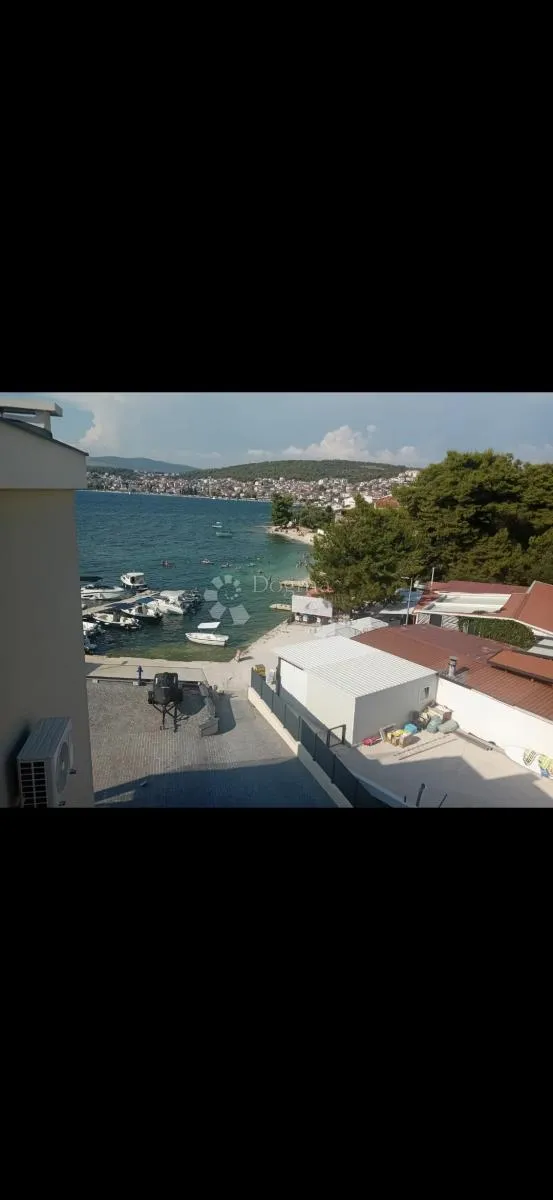prodaje se – prostrana kuća s apartmanima, pogledom na more i uhodanim turističkim poslom (353 m²) – okrug gornji - slika 2