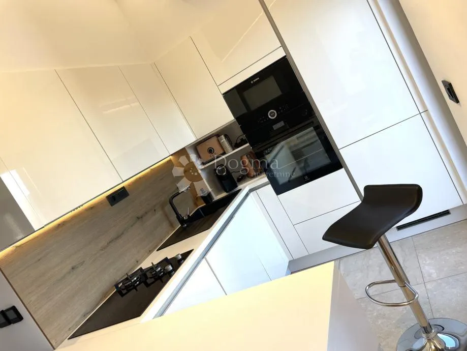 smart luksuzni penthouse u srcu samobora - slika 5