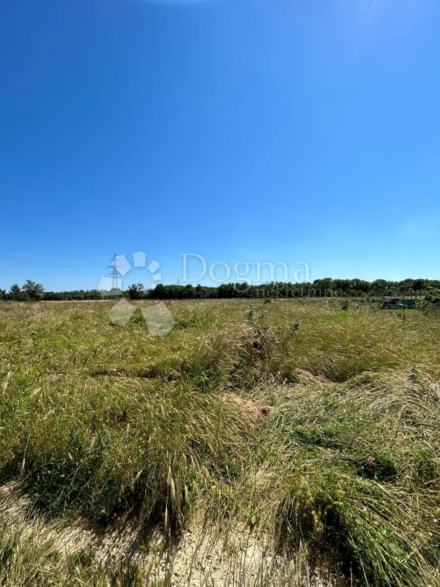 poljoprivredno zemljište u puli, busoler - 1290m2 - slika 1