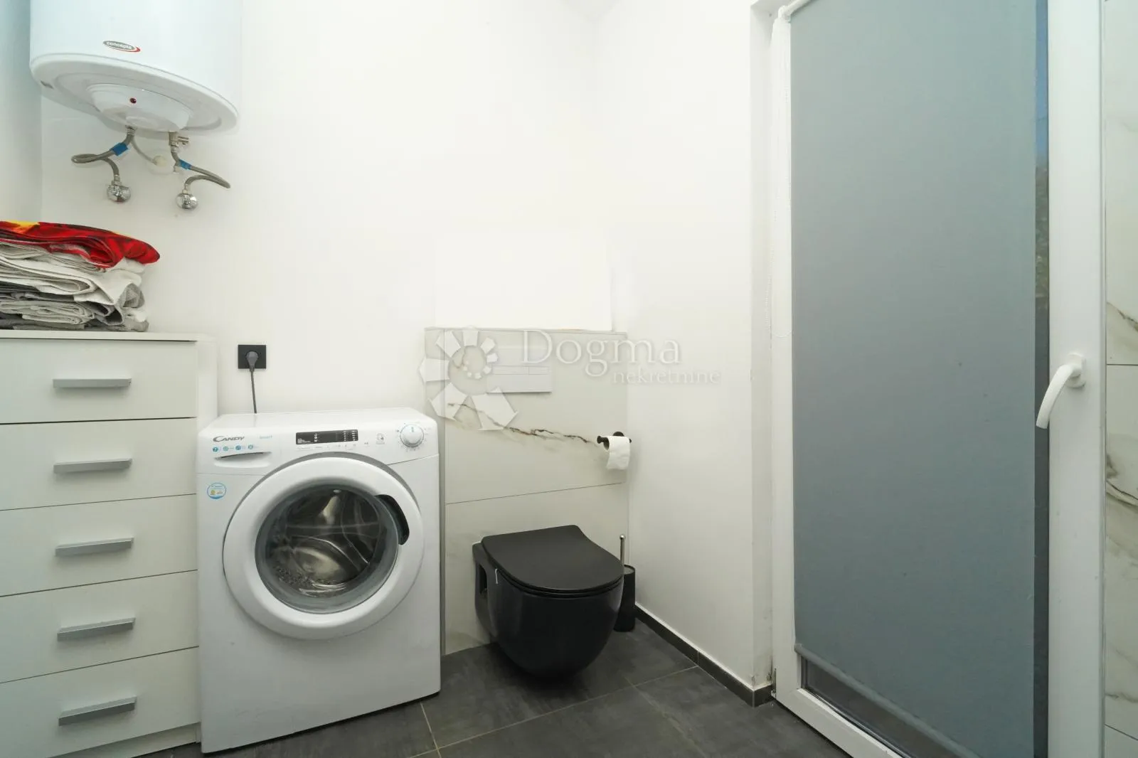 moderna prizemnica s bazenom i jacuzzijem na parceli od 944 m² – mirna lokacija u okolici višnjana - slika 18