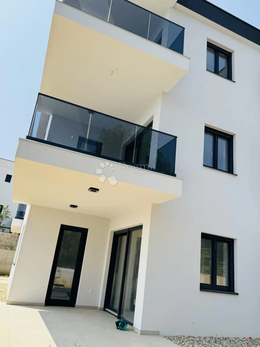 penthouse 20m od mora, maslenica - slika 16