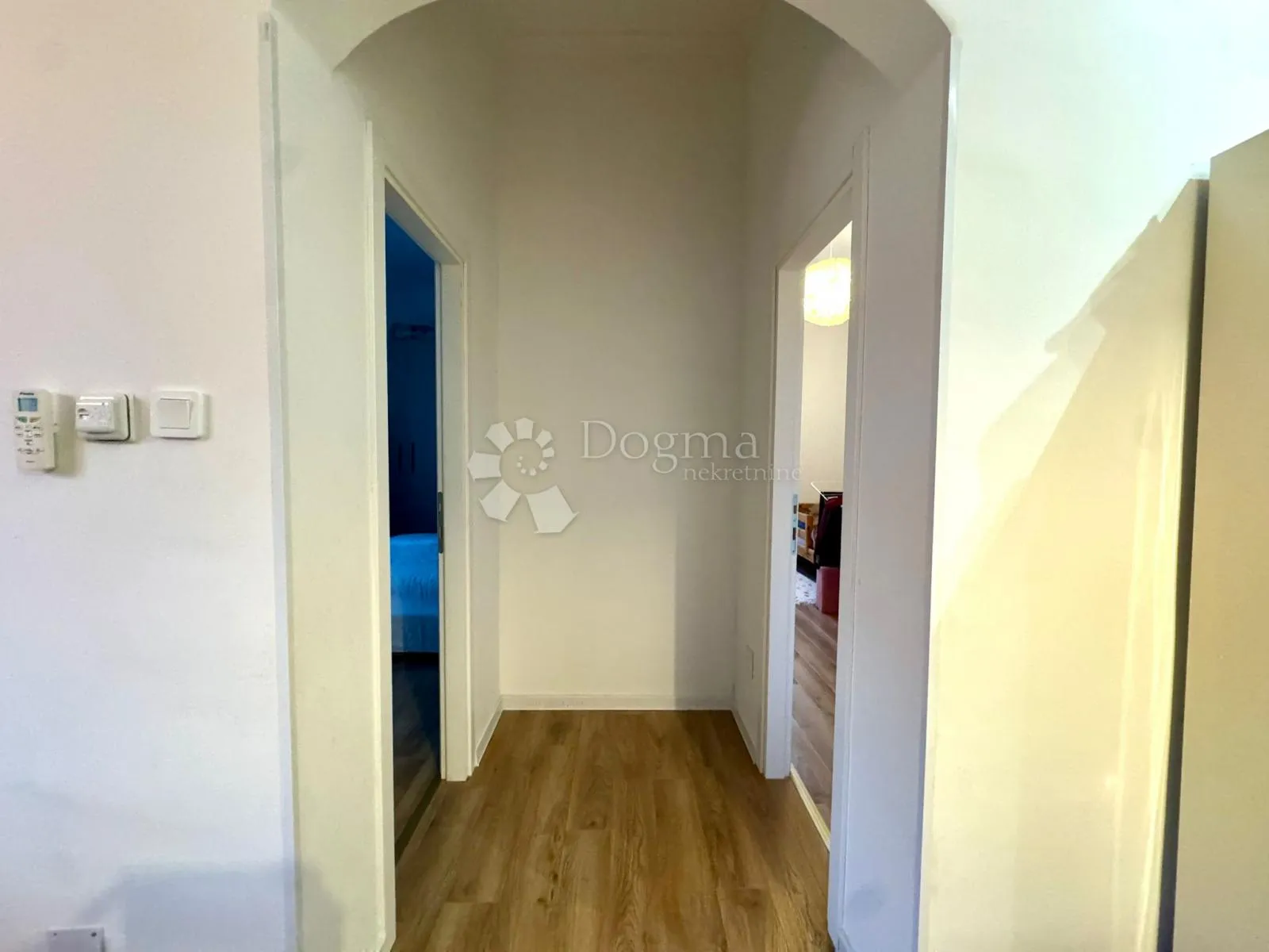 renovirani austrougraski stan, top lokacija - 81,14m2 - slika 12