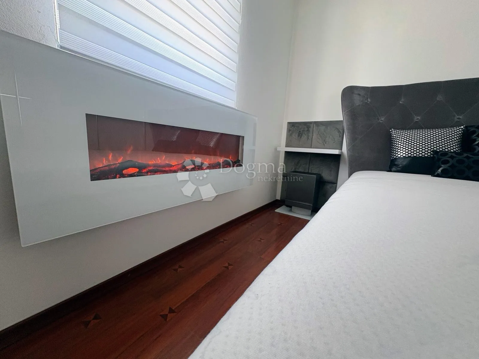 eskluzivan apartman, 70 m od mora sa panoramskim pogledom i vrtom - slika 21