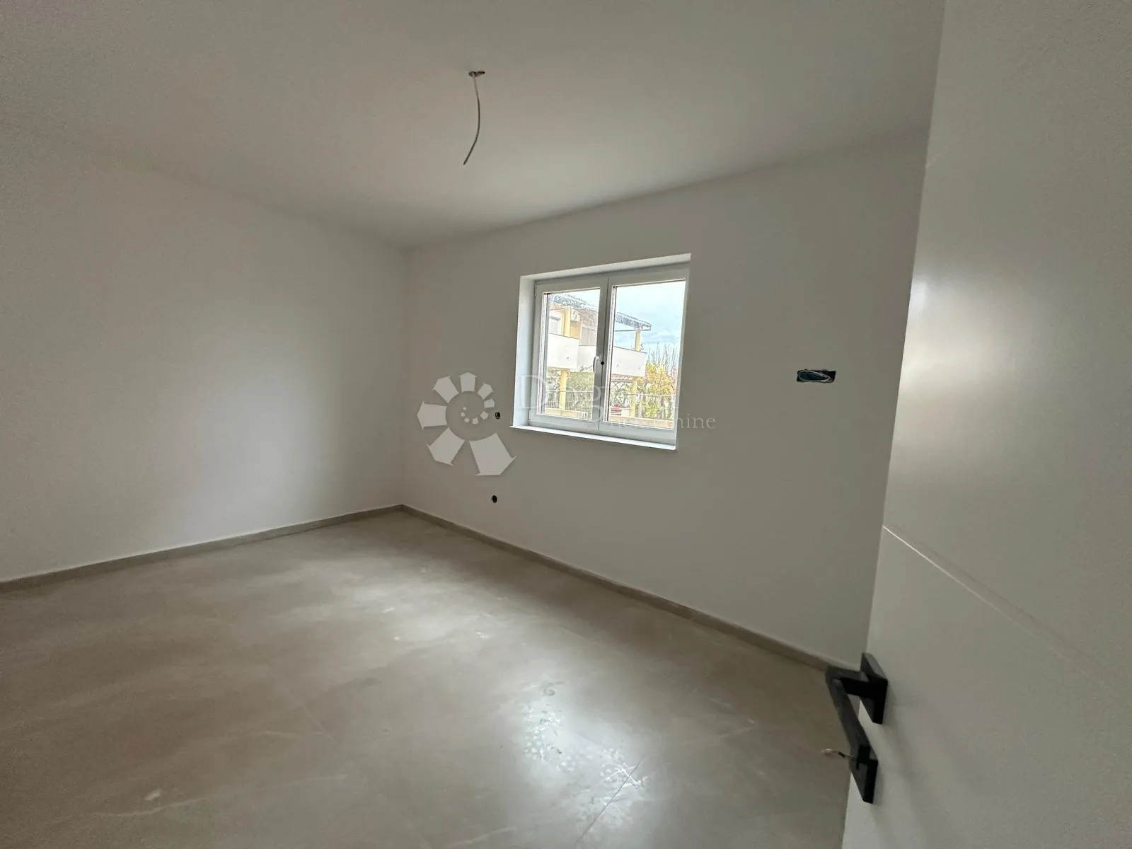 moderna novogradnja 70m od mora - slika 16
