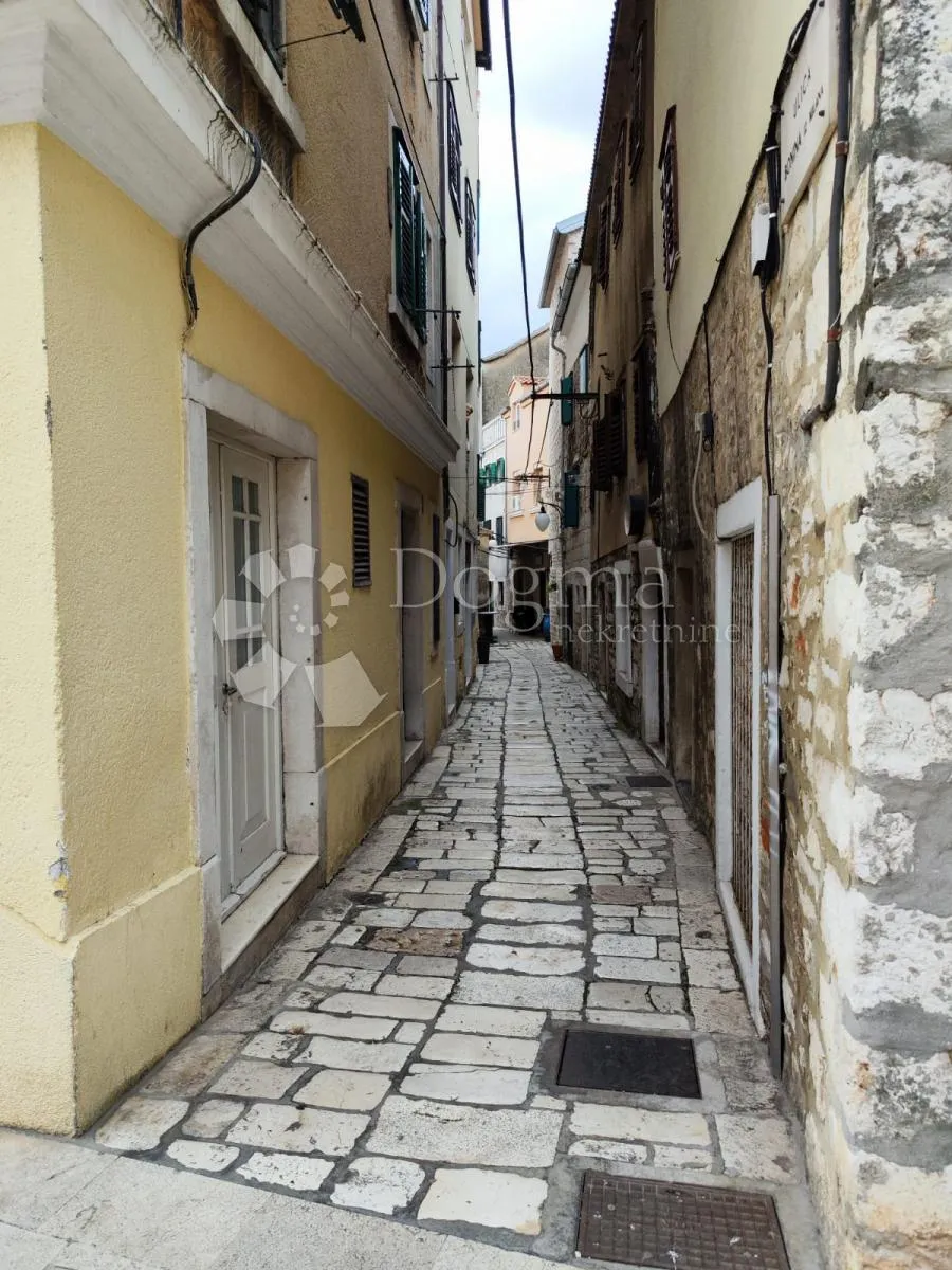 šibenik- dvoetažni stan u centru grada samo kod nas! - slika 23