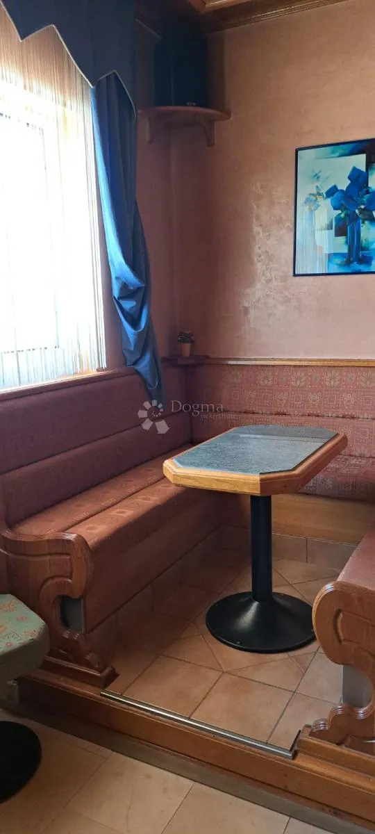 stambeno poslovni objekt u centru grada - slika 15