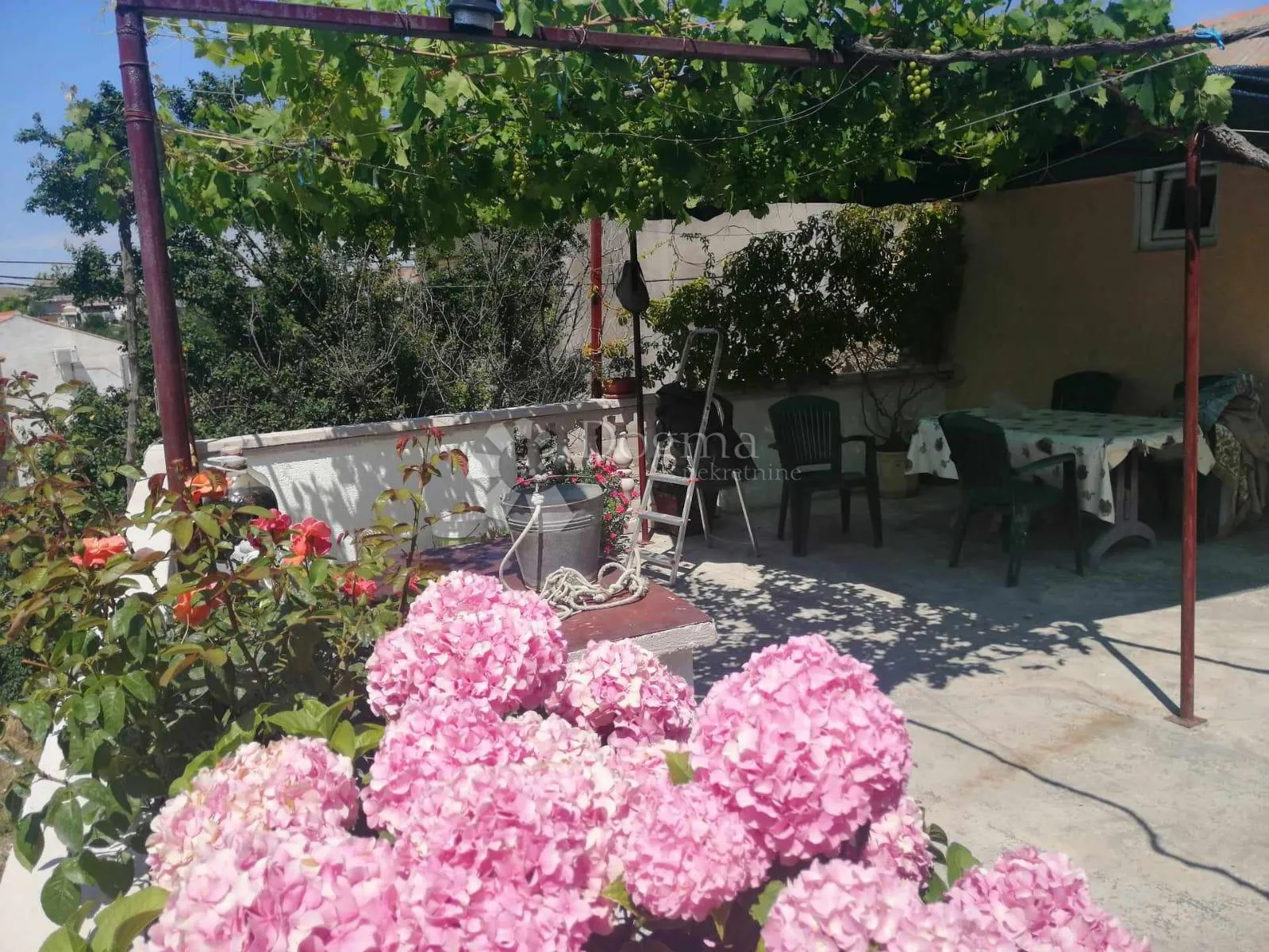 prodaje se kuća, ljubački stanovi - slika 3