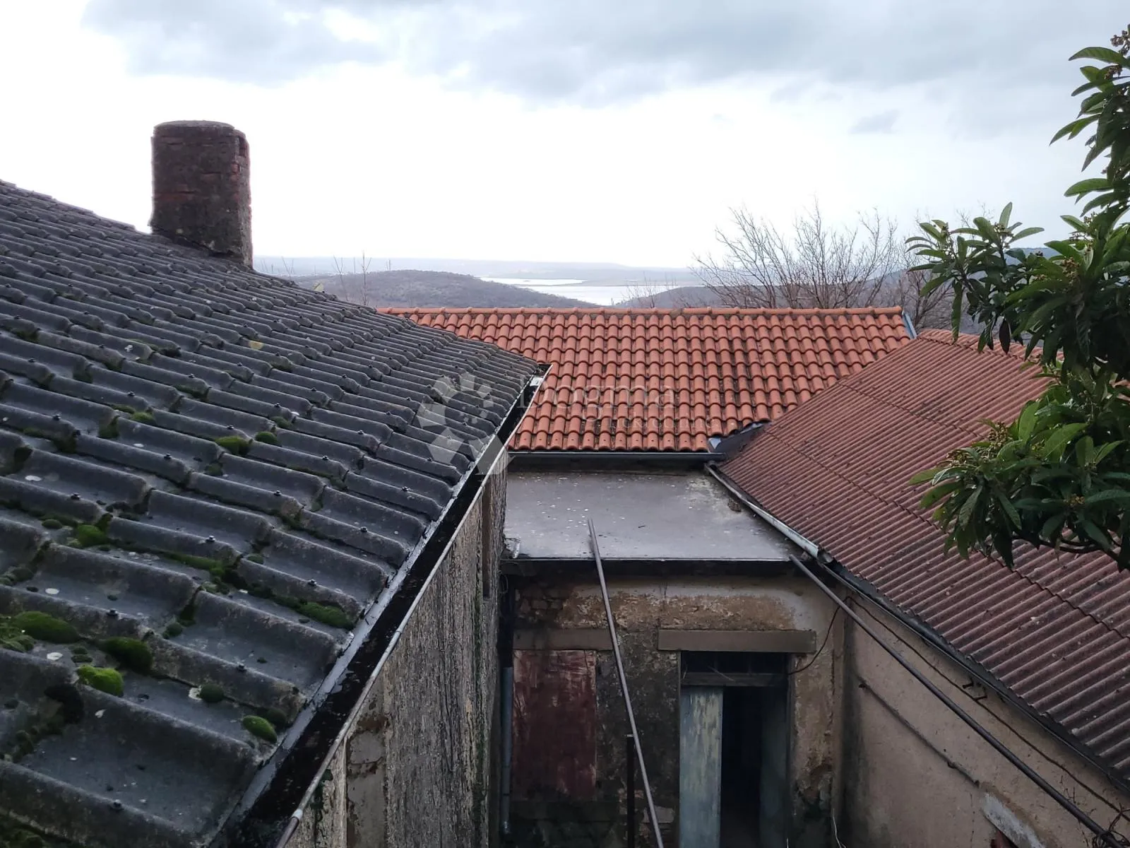 kamena kuća za uređenje sa pogledom na more - slika 8