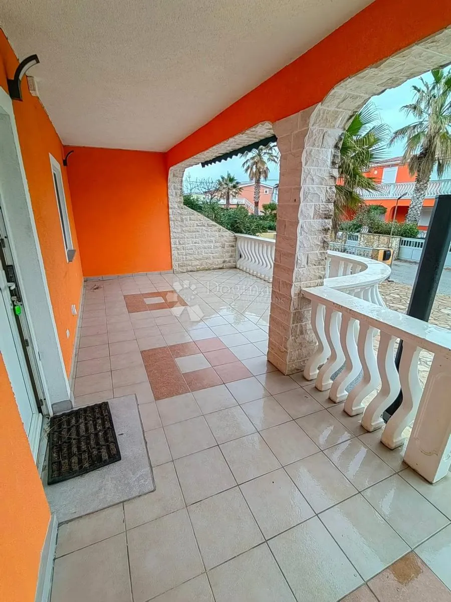 prodaje se apartman u prizemlju vir-straža - slika 11