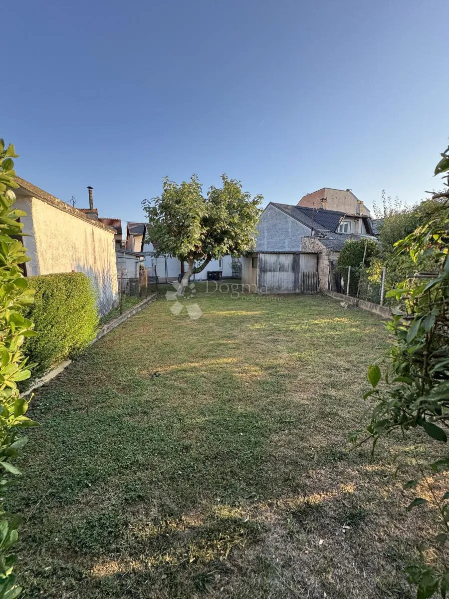 potencijal za gradnju nove kuće - 504 m2 - slika 1